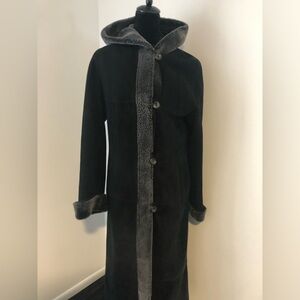 Maximilian 100% shearling coat black with gray size XS. Hooded